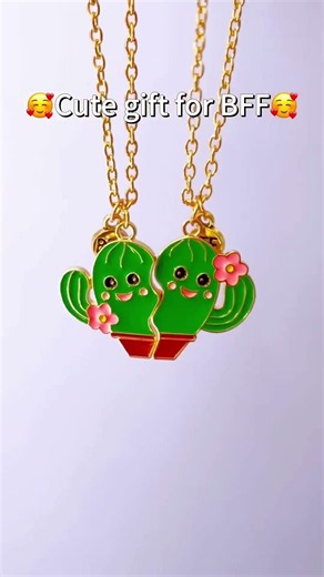 Unlocking the Secrets of BFF Necklaces - The Ultimate Symbol of Friendship!