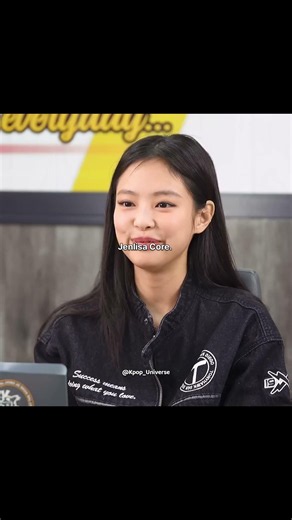 Jennie and Lisa sharing the same brain cells lol 😂