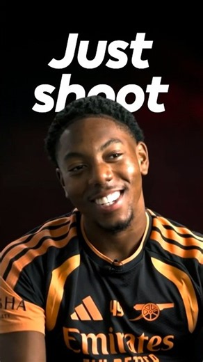 Advice from the world's best player Harry Kane: 'Just shoot!' 🤣 #PremierLeague