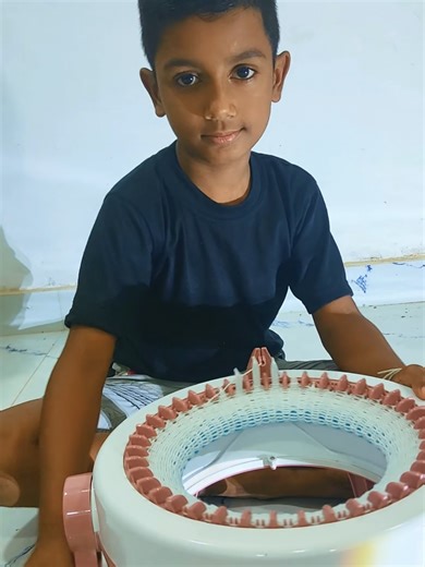 How to Make Knitted Scrunchies Using a Knitting Machine