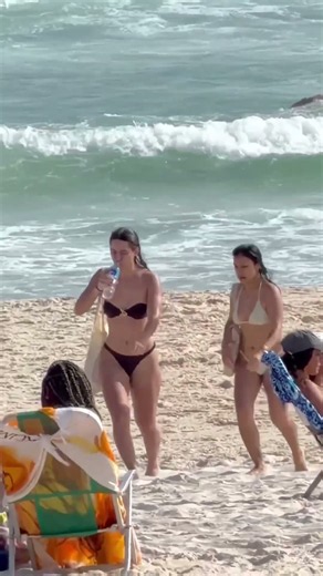 🇧🇷 Balneário Camboriú Beach A Beautiful Summer Day 4K
