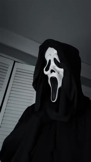 Ghostface cosplay mask: Run Baby Run mask guide