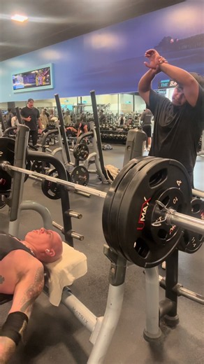 Moving that 335lbs #SD #sendit #powerlifting #movingweight #gains | Power Lifting
