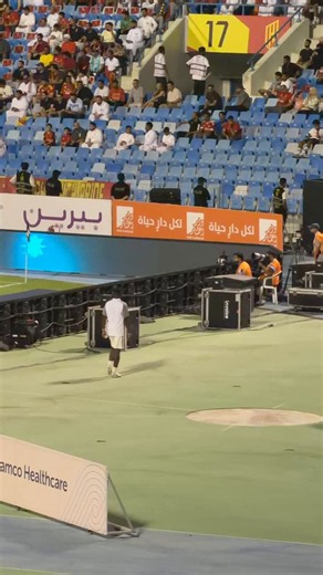 🚨🚨🚨 زكريا هوساوي يُغادر ملعب اللقاء بعد قرار المدرب مارينو بوسيتش بعدم مشاركته. https://t.co/ELhoYAfFk9