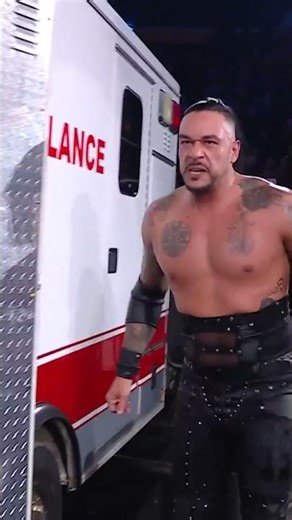 Damian Priest venció a Aleister Black en la lucha de ambulancia del evento estelar de #SmackDown 🔥