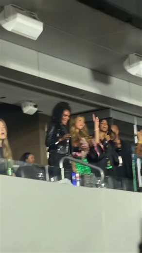 Netng on X: "Destiny’s Child reunited at Jay-Z’s recent concert at Los Angeles’ SoFi Stadium ❤️" / X