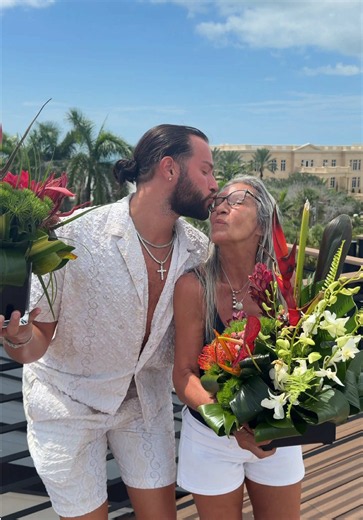 Best Flowers for Grandma: Gift Ideas from Abbott Florist & Events