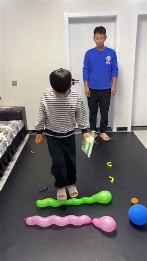 Family Balloon Stomp Challenge #Funny #Comedy #Fun #FunnyShorts #FunnyFails #FunnyGames