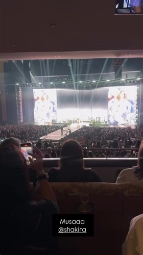 Shakira's 'Girl Like Me' Live Performance Highlights