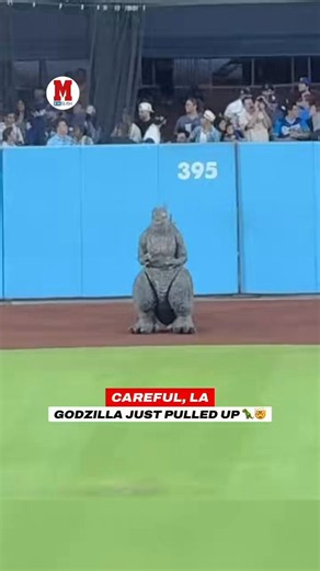 GODZILLA JUST PULLED UP TO DODGER STADIUM 🤯🦖MLB officially has a kaiju problem#Dodgers #DodgerStadium #Godzilla #MLB #Baseball https://t.co/AjGjV1rvAe