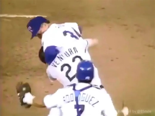 46-year-old Nolan Ryan takes care of business when Robin Ventura charges the mound after getting drilled by a fastball! (1993) Happy 79th Birthday to "The Ryan Express"! ⚾️ #MLB #Baseball #Legend #History #NolanRyan | Baseball by BSmile