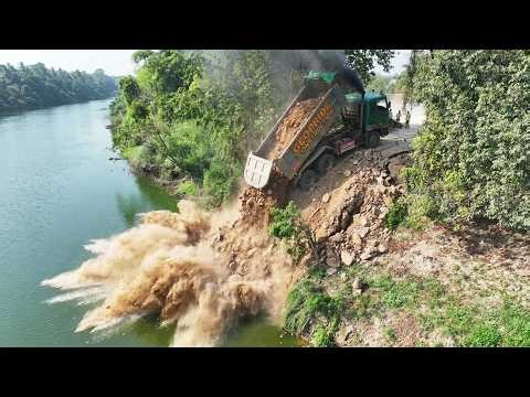 INSANE!! Scary Truck Unloading on Edge – Extreme Dam Construction on Deep Slope! 😱