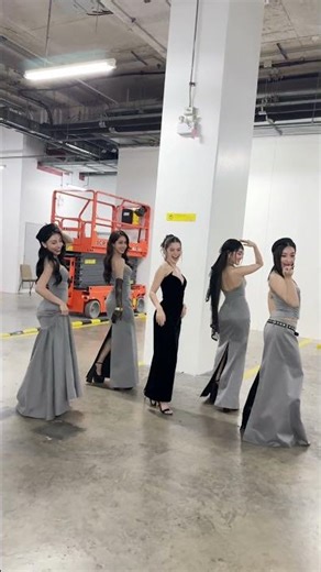 Girls like me with พี่สาว #VioletteWautier หมุนแบบ So Glamorous ~🌟🖤 #4EVEGirlsLikeMe #4EVE