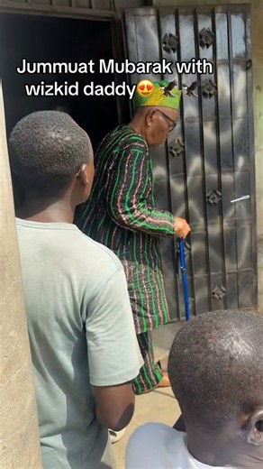 Alaran on X: "He looks very demure and mindful. You think say na Everybody go dey dance everywhere like Davido's Unc.?" / X