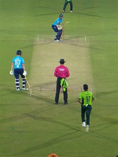 Banged in short and success once again for Haris Rauf! 🤩 Ghazi Ghori takes a well-judged catch on the boundary line 👌 #PAKvENG | #BackTheBoysInGreen | #CricketKaJashan | MZS1K