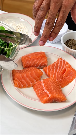 The ultimate recipe for warm salmon green salad