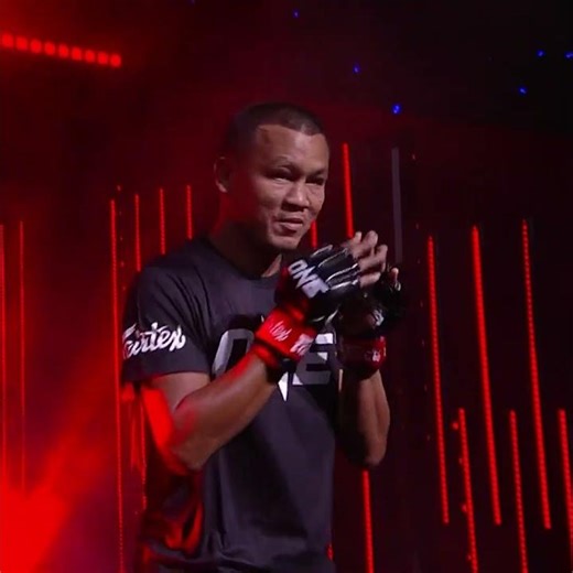 BANGER ALERT ⚠️ The legendary Seksan enters the ring on The Inner Circle Superfan fights!