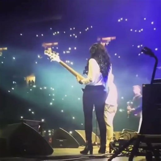 Yebba Opens for Ed Sheeran Singing Original song “Where Do You Go?”