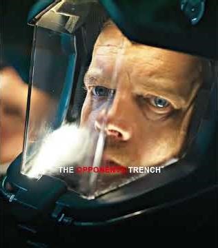 alien is harmful or not see that #movie #hollywood #alien