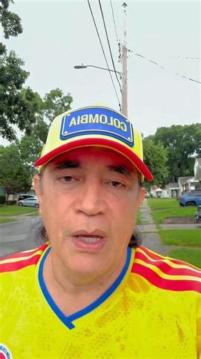 En este video les cuento lo que pasó con mis hijos ayer en el estadio de Kansas en el partido de Colombia Vs Ghana.Ya nos robaron la camiseta, no nos robarán la Selección. Habrá demanda. Favor RT