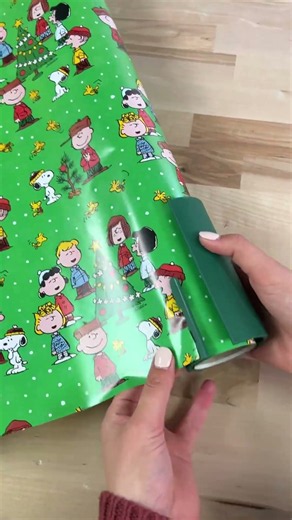 The best gift wrapping gadget ever 🌟🙌 #giftwrapping #christmas #gadget #holidayseason #need