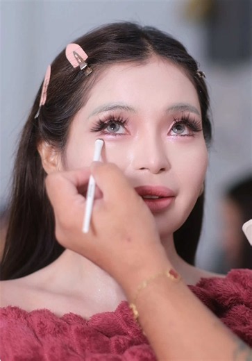 Na PaRA BANG ANTAGAL na Naming Magkakilala. Thank you for the kindness. wala kaming Masabi- MAGANDA NA -MABAIT PA 🌺 kaya sa mga Followers nya, Hindi kayo nagkamali sa pag Follow sa Kanya. @Ms.Tsung Shop🤩 your HUMBLE CEO Ms. Tsung Travel & Beauty Vlog Ms @Julie Ann Pada SIGNATURE MAKEUP- FULL PROCESS💄 HMUA/ Von Soriano Makeup By Jhuff and Von @MakeupbyJhuffandVon on FB