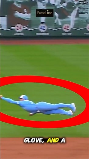 Instant Out - Impossible Dive Perfect Catch #mlb #baseball #softball #mlbb #viralsports