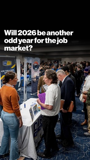 Economic data has been sending us mixed messages. Companies aren't hiring and job cuts are rising too, though the unemployment rate is still near historic lows. Overall sentiment on the US economy has just not been good. On this episode of the Everybody's Business podcast, Bloomberg Businessweek's Brad Stone joins Stacey Vanek Smith and Max Chafkin to unpack why 2025 has been such an odd year for the economy and for the job market and whether the trend will continue in 2026 https://t.co/SkK727QE