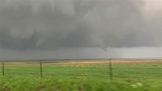 USA: Zyklische Superzelle erzeugt Zwillings-Tornados in Osage, Oklahoma