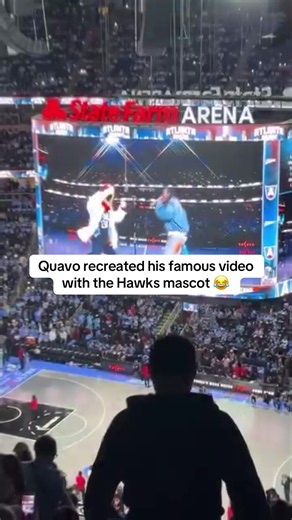 Iconic moment during #WNBA Finals Game 3 😂 (via so_deft/IG) #quavo #espnsocial #musicvideo