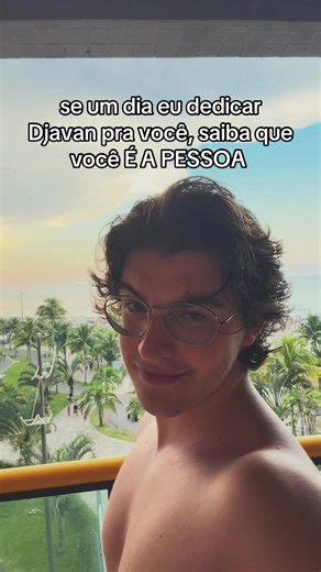 Homenagem a Djavan: Cabelo Curto Grisalho e Emoções