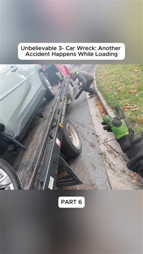 Unbelievable 3 Car Wreck Another Accident Happens While Loading #viral #fail #police