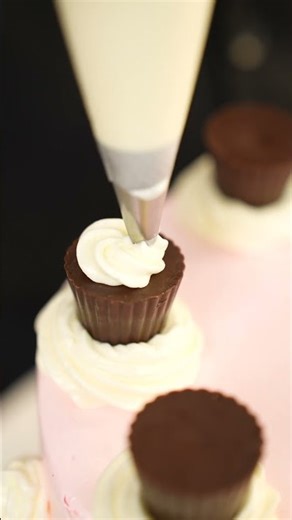 Cake Decoration Without Fancy Tools | Step-by-Step Tutorial | Creative Cake Decoration Idea