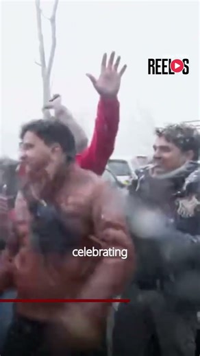 Solang Valley–Atal Tunnel Stretch Witnesses Intense Snowfall Leading To Massive Traffic Jams