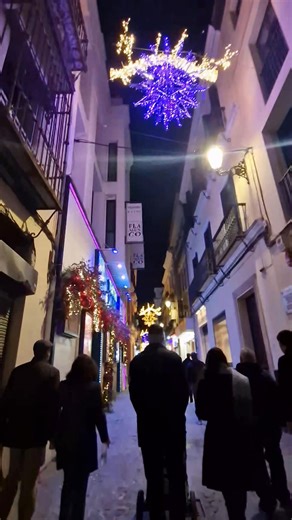 Sevilla nightlife walk ✨🌙 Exploring the city center. Experience the enchanting nights of Seville from the illuminated landmark to the bustling narrow streets, Seville truly more alive after dark. What's your favorite spot in Seville after dark? Let me know in the comments! 👇 #walking #spain #tour #travel #europe #seville #sevilla | Walking Tour