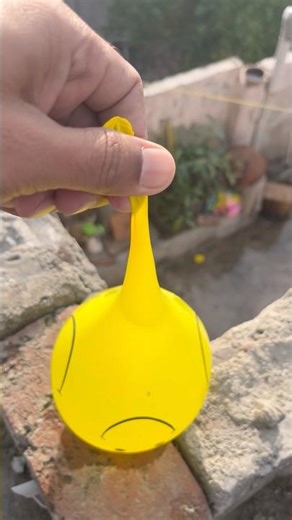 Experiment: Will a water balloon explode when it rolls down from a tall building?💥🎈#satisfying