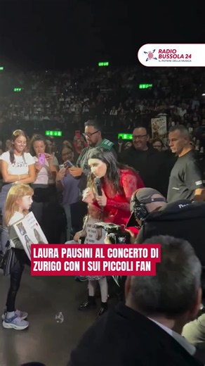 Laura Pausini a Zurigo: i Piccoli Pausiniani sul palco