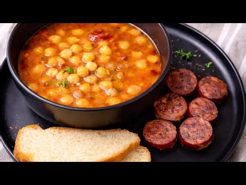 Ρεβύθια με πικάντικο λουκάνικο που θα σε ξετρελάνουν!