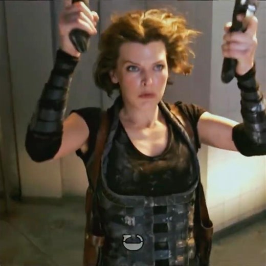 Alice met her match! 🚿🪓 Pure Chaos! | Resident Evil 4 (4K) | #shorts