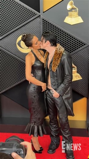 Love is in the air on the #Grammys red carpet for Yungblud and Jesse Jo Stark 🥰 #AwardsSeason | E! News
