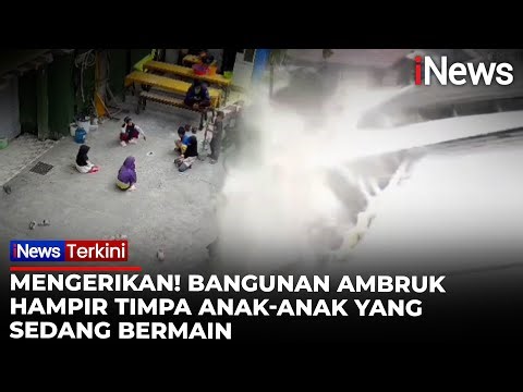 Detik-detik Bangunan Ambruk Timpa 4 Mobil Mewah yang Terparkir di Jakarta Utara | iNews Terkini