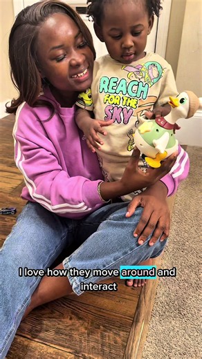 A little family of ducks bringing so much joy and fun to our everyday moments! 🦆🥰 Sometimes, it’s the little things that make the biggest smiles! 💛 #fyp #CrawlingTraining #BabyDevelopment #learningthroughplay