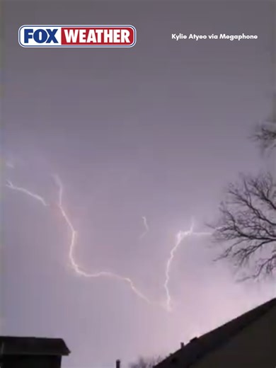 LIGHTS, CAMERA, ACTION 📸⚡️: Watch as a brilliant streak of lightning dances across the Southwest sky over Villa Park, Illinois. It flashes like a camera, creating nature’s own dazzling spotlight! #lightning #illinios #villaparkillinois #nature #weather #foxweather