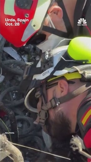 Rescuers search for survivors after Spain train crash