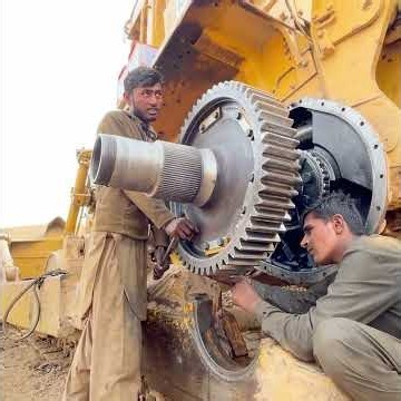 Heavy Equipment Repair: Inside the Drive Gear Rebuilding Process (Dozer)