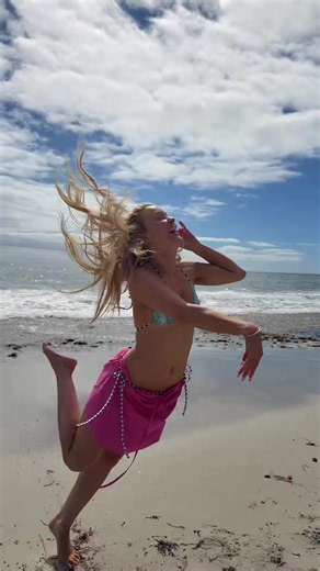 Another day of being happy!!!! | zara larsson