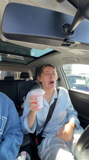 Starbucks Thirsty Thursday: Dragon Fruit Refresher & Brown Sugar Chai Review