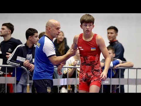 U15 Volodymir Kinzerskyi (UKR) vs Damian Verdier (SWE) 52kg. Greco-roman boys youth wrestling.