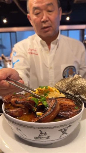 チャーシューたっぷりラーメン：王道の一杯を楽しむ
