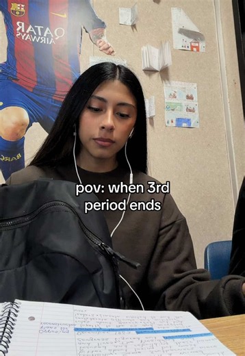 Mood after 3rd period: relatable school outfit reaction